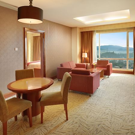 Swiss-Belhotel Maleosan Manado Kültér fotó