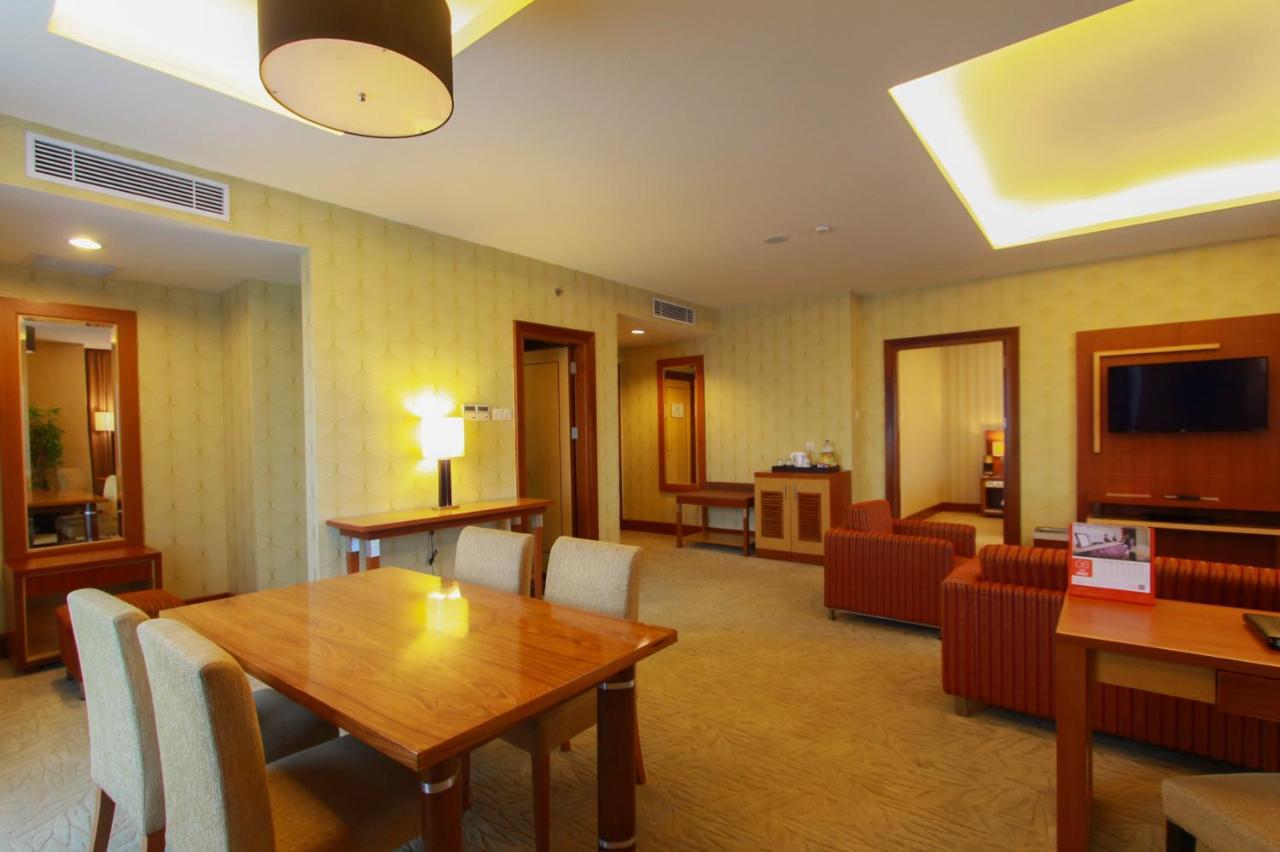 Swiss-Belhotel Maleosan Manado Kültér fotó