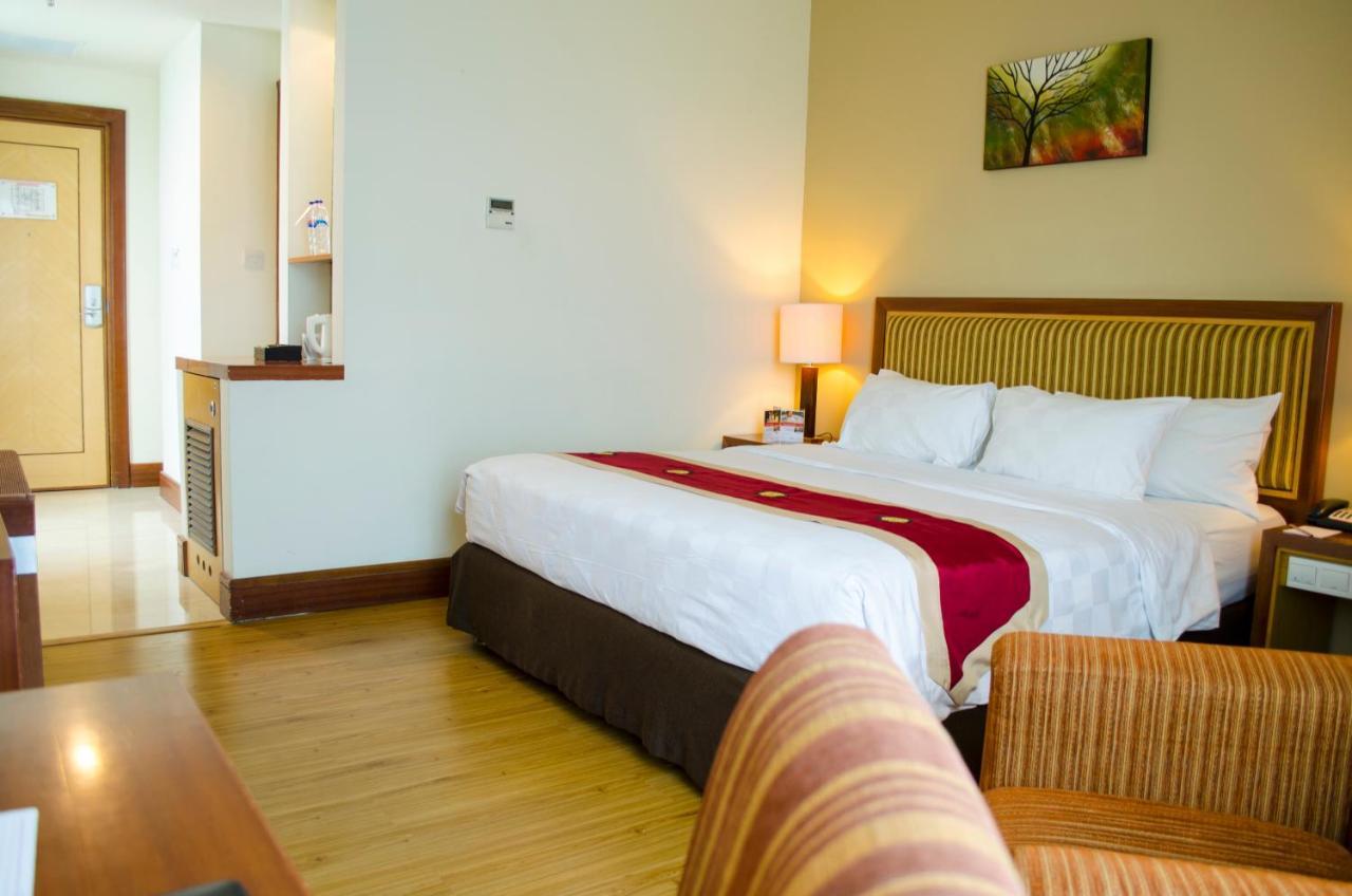 Swiss-Belhotel Maleosan Manado Kültér fotó