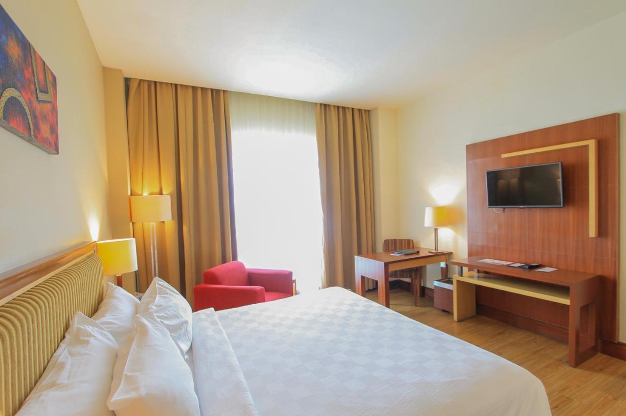 Swiss-Belhotel Maleosan Manado Kültér fotó