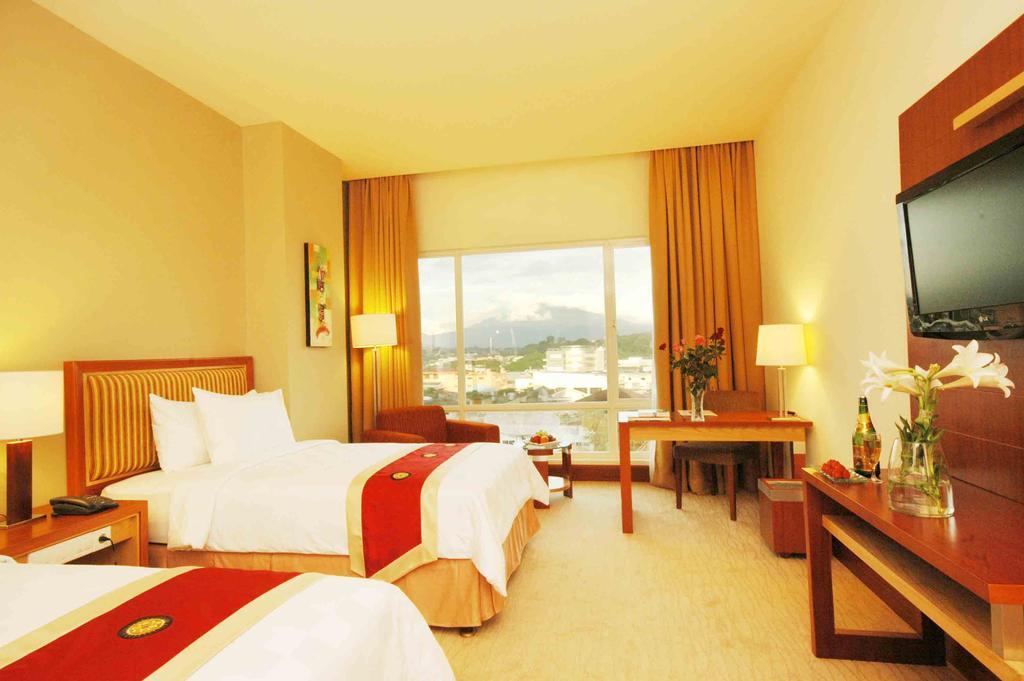 Swiss-Belhotel Maleosan Manado Kültér fotó